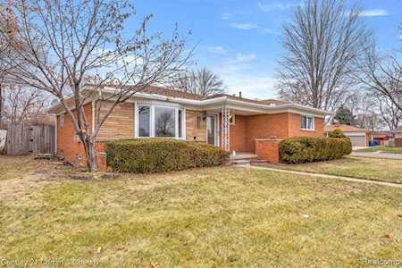 11463 E 11 Mile Warren, MI 48093