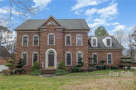 6504 Hunter Pine Ln Charlotte, NC 28270