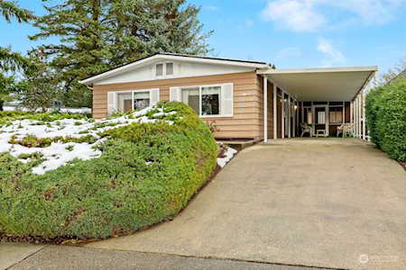 17224 Woodcrest Dr NE Bothell, WA 98011