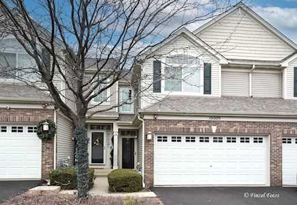 10009 Cummings St Huntley, IL 60142