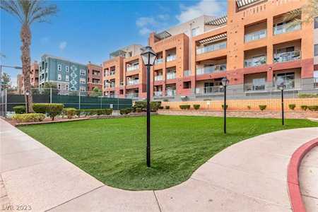 15 E Agate Ave #305 Las Vegas, NV 89123