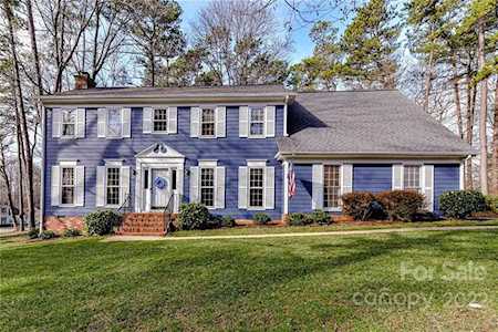 110 Pineridge Dr Huntersville, NC 28078