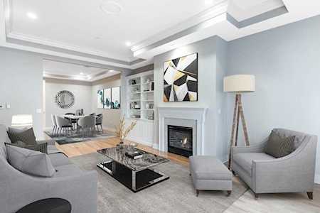 630 Hammond St #305 Brookline, MA 02467