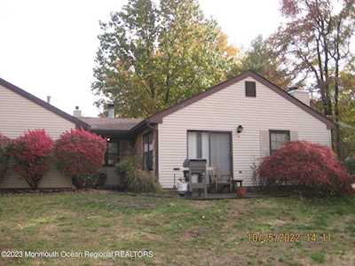 105 Surrey Ct Oceanport, NJ 07757