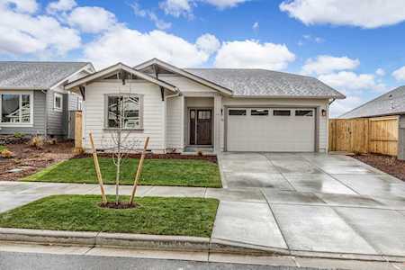 3936 Arizona Dr Medford, OR 97504