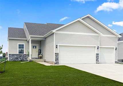 10439 Southerwick Place Johnston, IA 50131