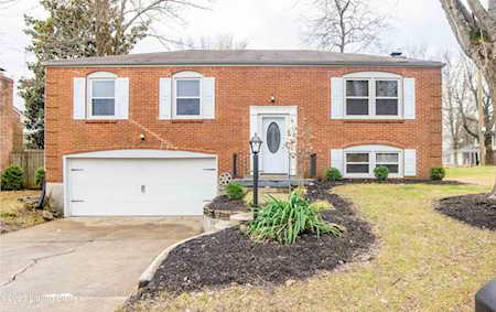 8300 Autumnwood Way Louisville, KY 40291