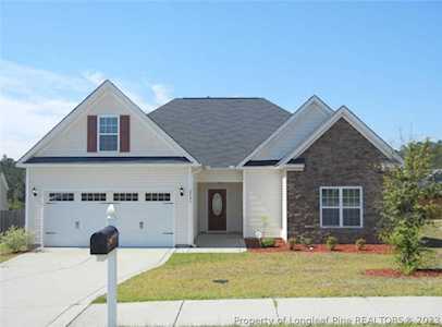 2545 Hunting Bow Dr Hope Mills, NC 28348