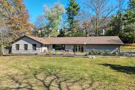 5223 Indian Woods Dr Louisville, KY 40207