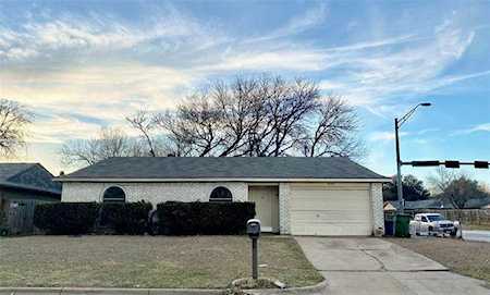 5549 Dunson Drive Haltom City, TX 76148