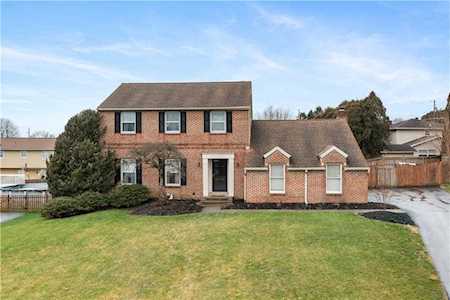 3495 Crestwood Dr Bethlehem, PA 18020