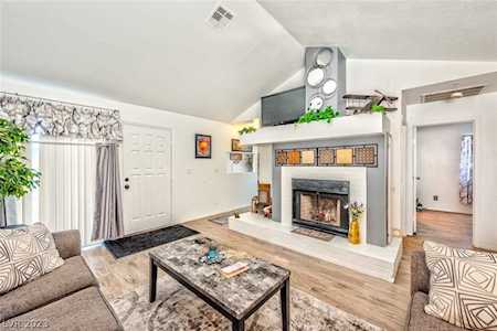 5870 Medallion Dr #101 Las Vegas, NV 89122