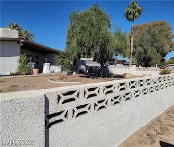1413 Bryn Mawr Ave Las Vegas, NV 89102