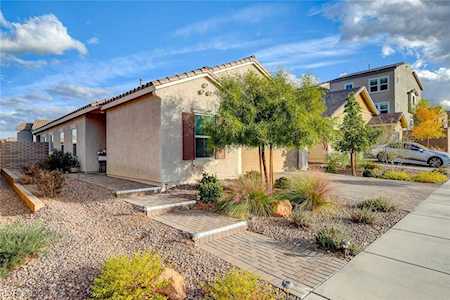 303 Cadence Vista Dr Henderson, NV 89015