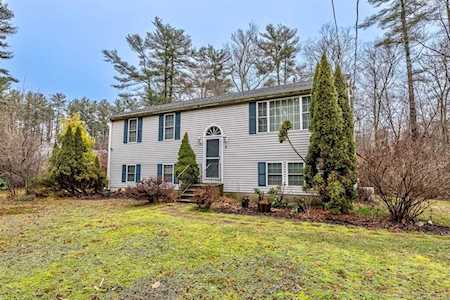 5 Charlie Rd Lakeville, MA 02347