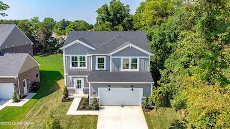 9200 Fox Chase Rd Louisville, KY 40228