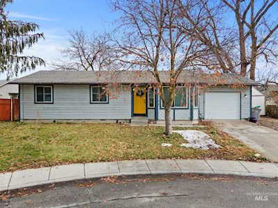 5762 N Glencrest Avenue Boise, ID 83714