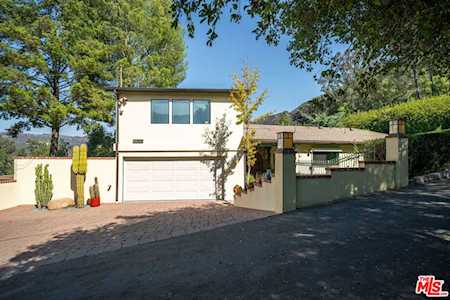 25617 Isle of View Place Calabasas, CA 91302