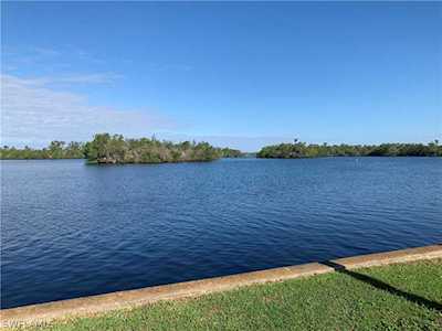 4909 E Riverside Dr Fort Myers, FL 33905