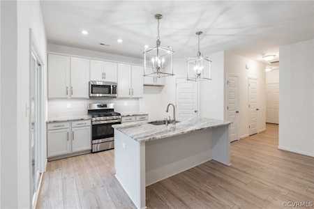 18300 Palisades Ct Moseley, VA 23120