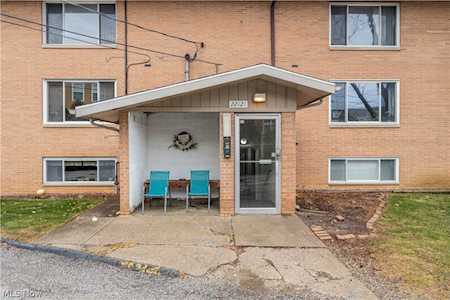 22121 River Oaks Dr #E6 Rocky River, OH 44116