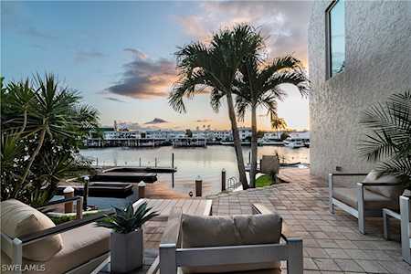800 River Point Dr #212 Naples, FL 34102
