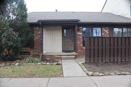 39596 Old Dominion Dr Clinton Township, MI 48038