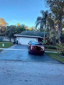 5260 NW 76th Ter Lauderhill, FL 33351