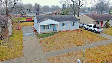 34499 Hazelwood St Westland, MI 48186