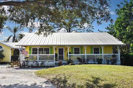 211 Roberts Rd Nokomis, FL 34275