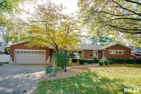 5934 N Roxbury Ln Peoria, IL 61614