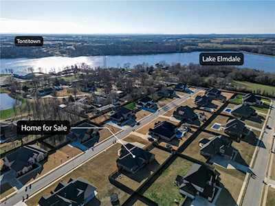 1604 Lake Estates Dr Springdale, AR 72762