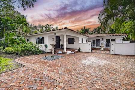 209 Rialto WAY NE St. Petersburg, FL 33704