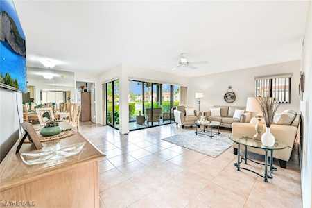 643 Beachwalk Cir #D-101 Naples, FL 34108