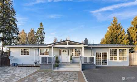 20306 25th Place W Lynnwood, WA 98036