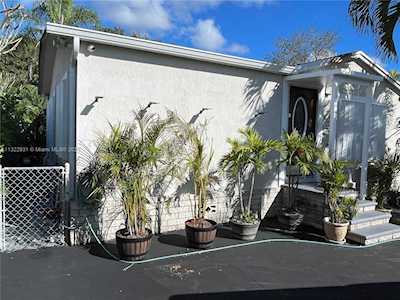 19800 SW 180th Ave Unit 450 Miami, FL 33187