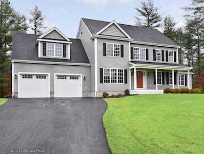 27 Paddock Circle Middleboro, MA 02346
