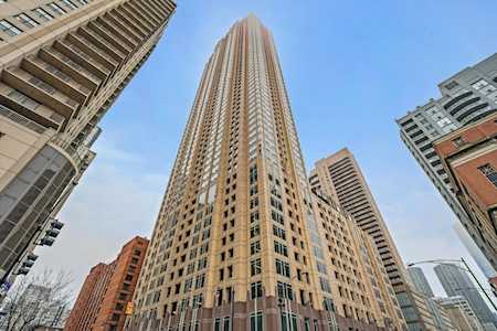 33 W Ontario St #19G Chicago, IL 60654
