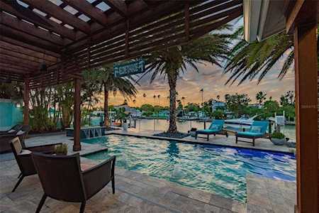 2880 Alton Dr St. Pete Beach, FL 33706