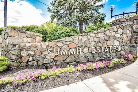 1008 Paradise Road #PHQ Swampscott, MA 01907