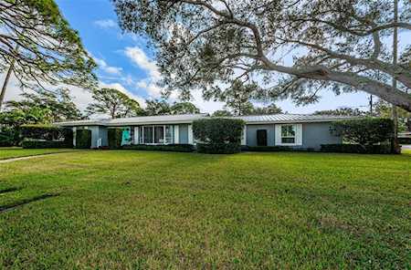 1781 Santa Barbara Dr Dunedin, FL 34698