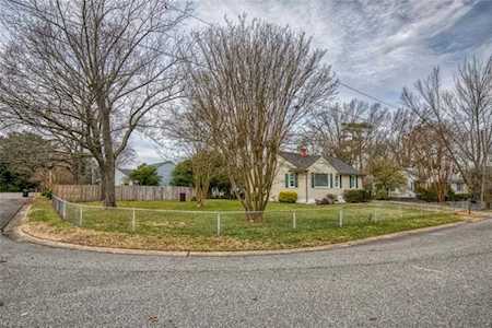 527 E Maynor Dr Williamsburg, VA 23185