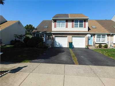 2707 Victoria Ln Easton, PA 18045
