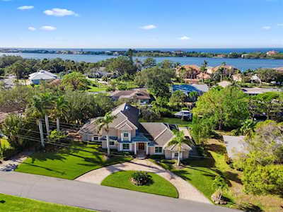 345 S Shore Dr Osprey, FL 34229