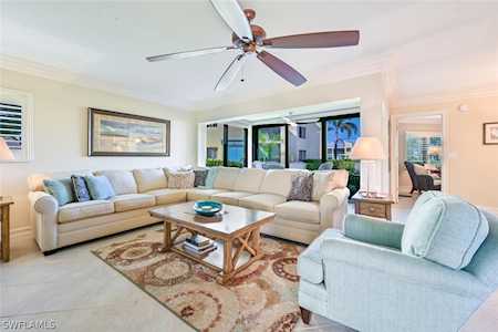 601 Beachwalk Cir #L-104 Naples, FL 34108