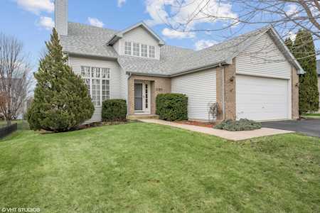1157 Snow Dr Elburn, IL 60119