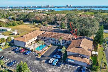 1351 Ridgewood Avenue #6 Daytona Beach, FL 32114