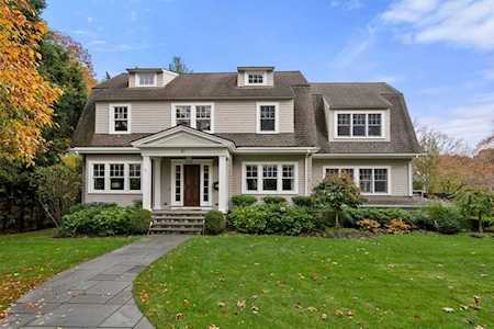 21 Cushing Rd Wellesley, MA 02481