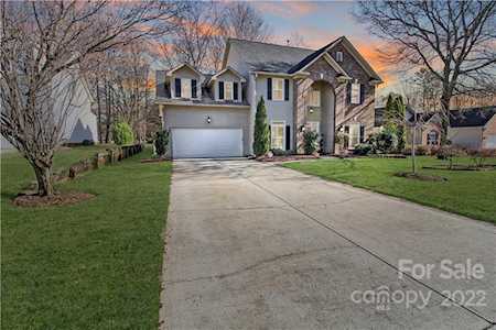 2606 Ashby Woods Dr Matthews, NC 28105