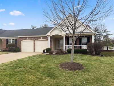 841 Waterford Villas Dr Lake St Louis, MO 63367